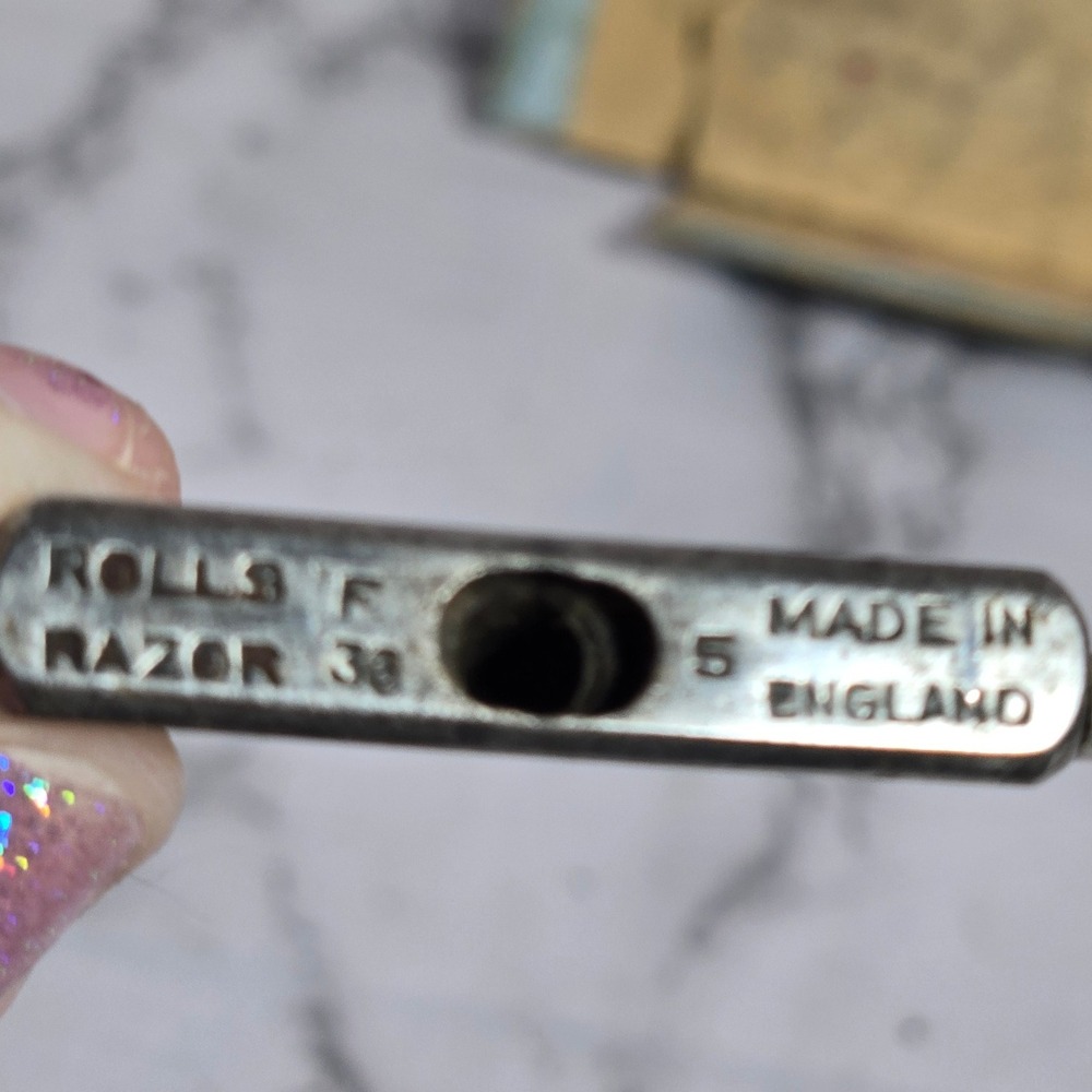 Vintage Rolls Razor Safety Razor Set Made in England Shaving Kit Accessories - Picture 3 of 6